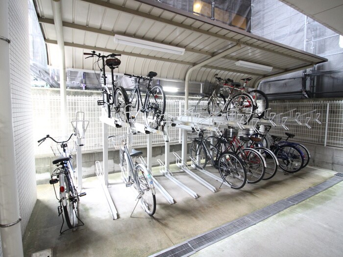物件外観写真3　(駐輪場)