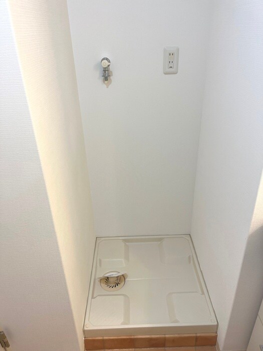 物件内観写真11　(洗濯機置場)