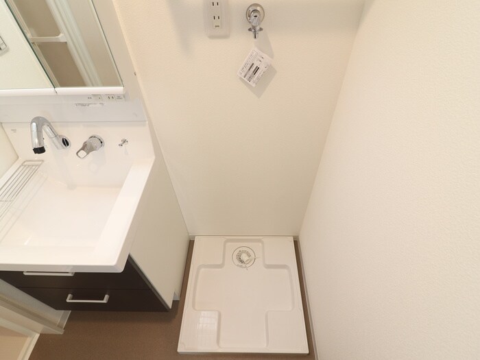 物件内観写真15　(洗濯機置場)