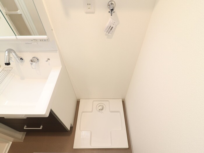 物件内観写真15　(洗濯機置場)