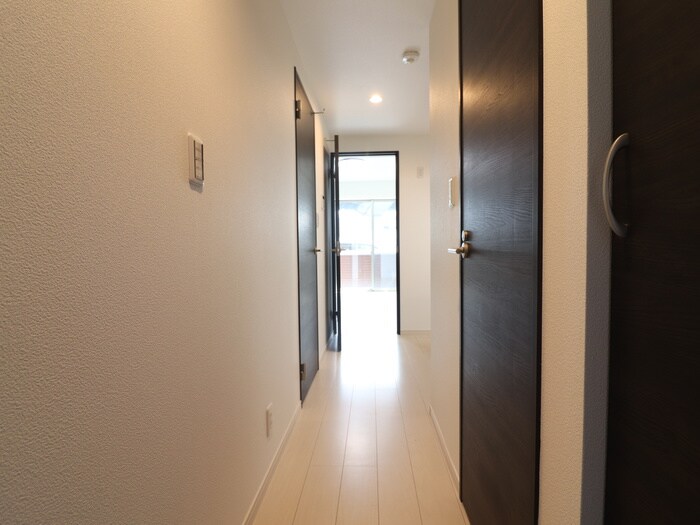 物件内観写真16　(廊下)