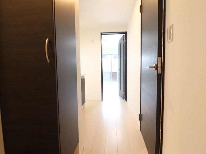 物件内観写真16　(廊下)