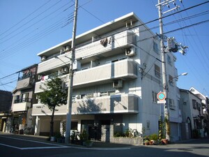 清山マンション外観写真
