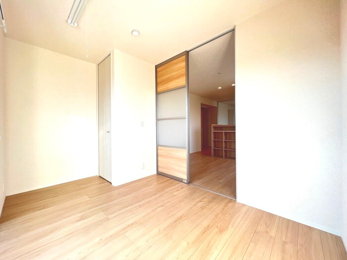 物件内観写真8　(居室)