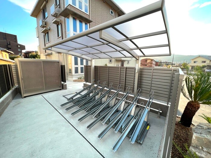 物件外観写真3　(駐輪場)