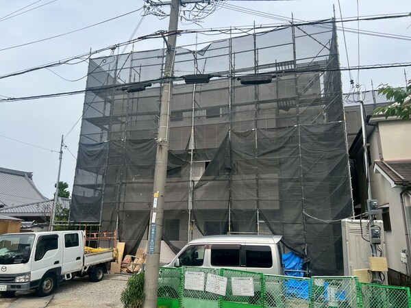 建築中