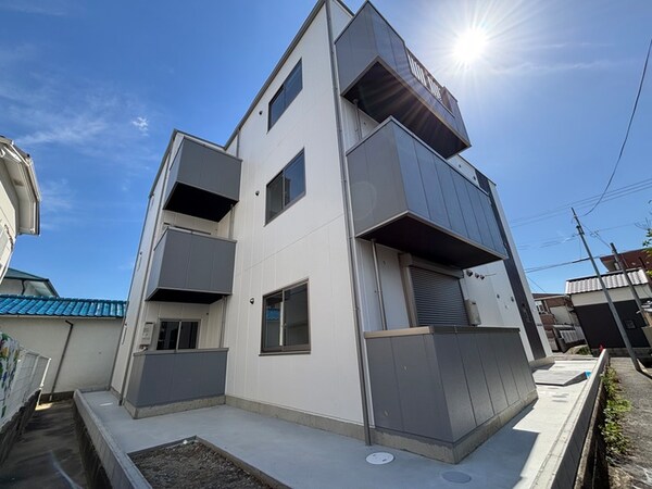 建築中