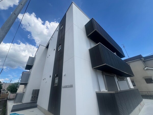 建築中
