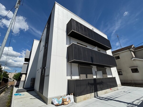 建築中
