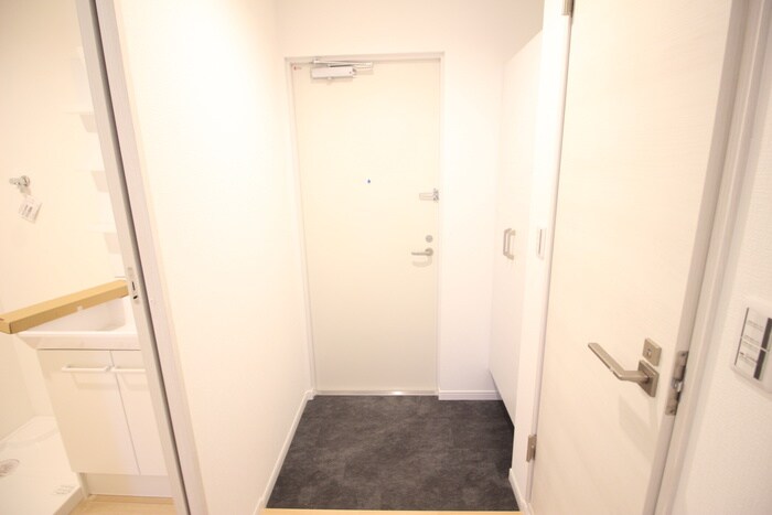 物件内観写真15　(玄関)