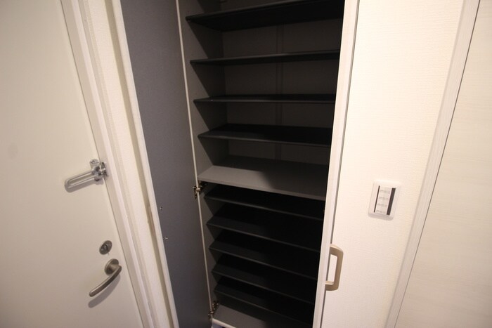 物件内観写真16　(靴箱)