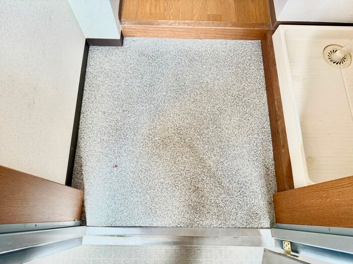 物件内観写真7　(玄関)