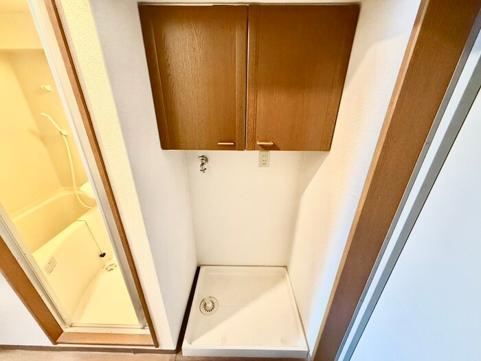 物件内観写真8　(洗濯機置場)