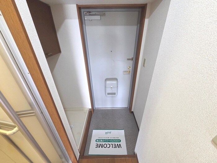 物件内観写真16　(玄関)