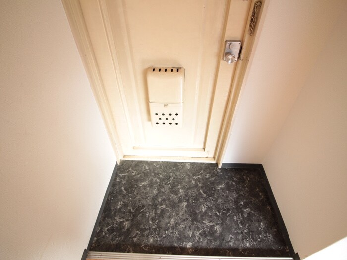 物件内観写真17　(玄関)