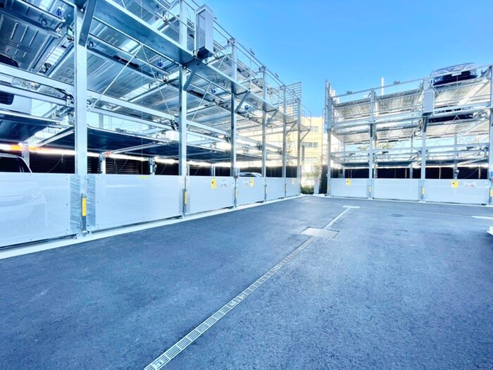 物件外観写真6　(駐車場)