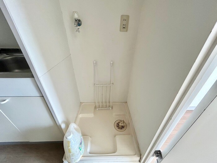 物件内観写真16　(洗濯機置場)