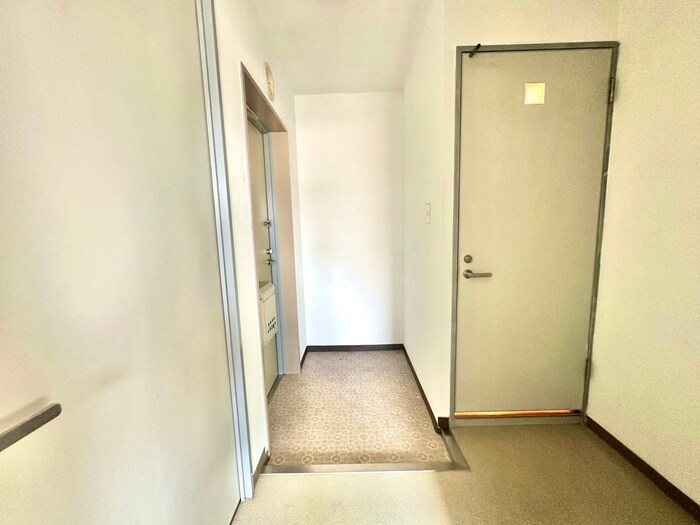 物件内観写真19　(玄関)