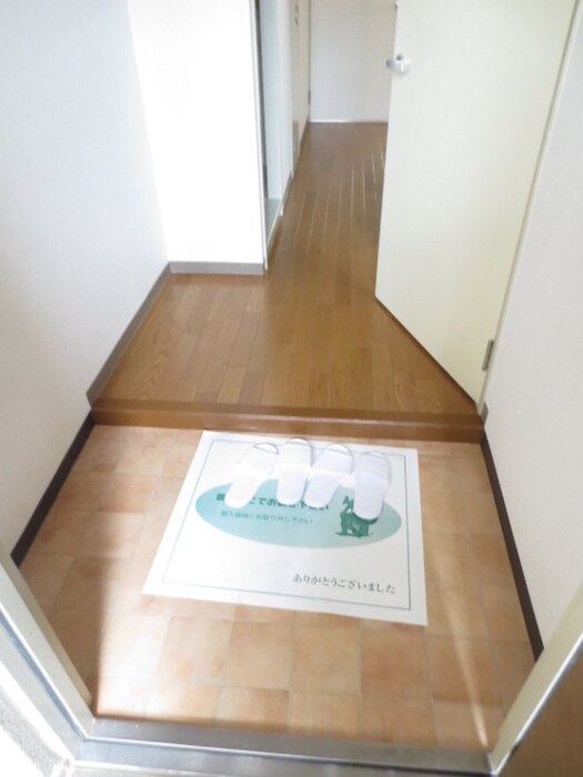 物件内観写真7　(玄関)