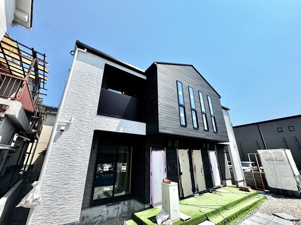 建築中