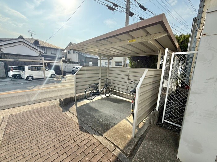 物件外観写真4　(駐輪場)