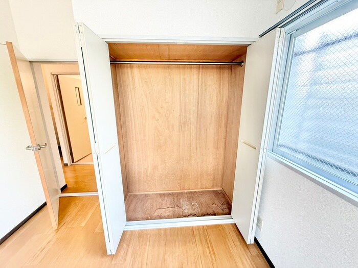 物件内観写真12　(収納)