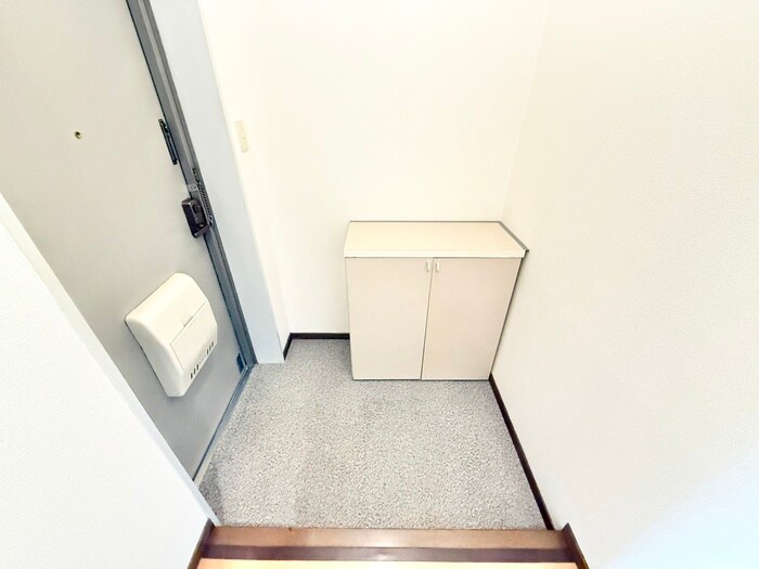 物件内観写真16　(玄関)