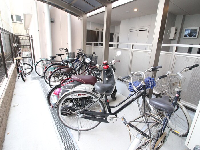 物件外観写真6　(駐輪場)