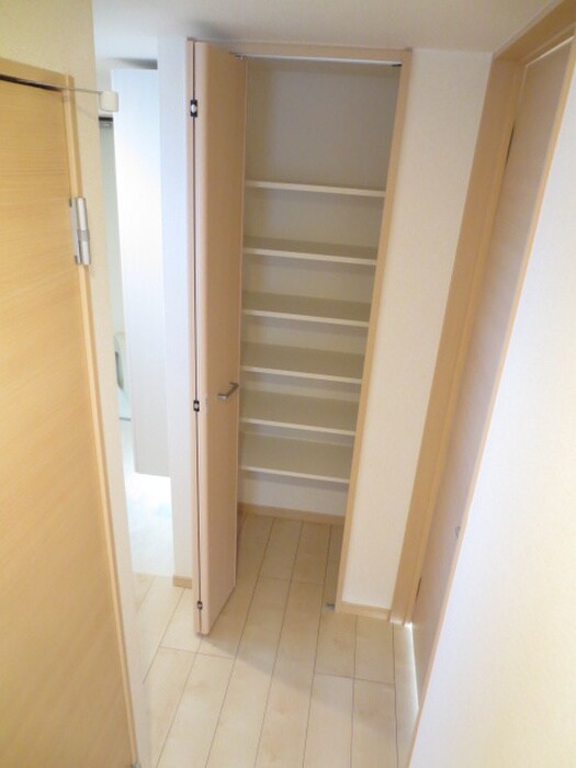 物件内観写真8　(靴箱)