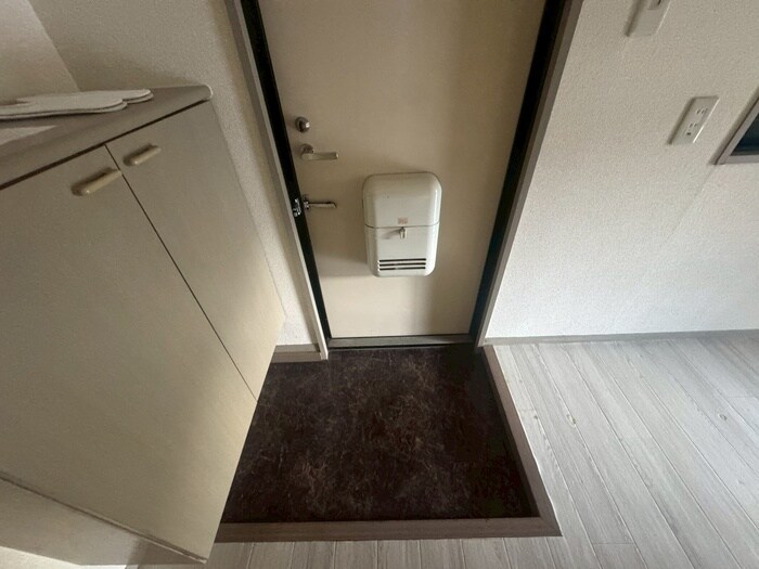 物件内観写真14　(玄関)