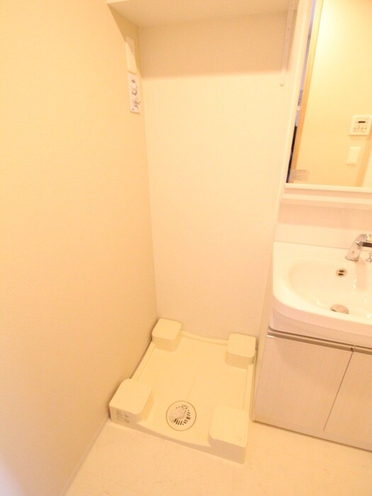 物件内観写真13　(洗濯機置場)