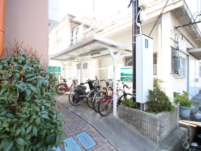 物件外観写真4　(駐輪場)