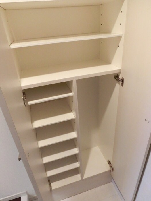 物件内観写真18　(靴箱)