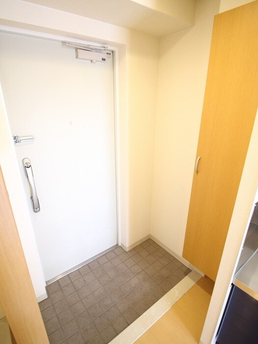 物件内観写真16　(玄関)