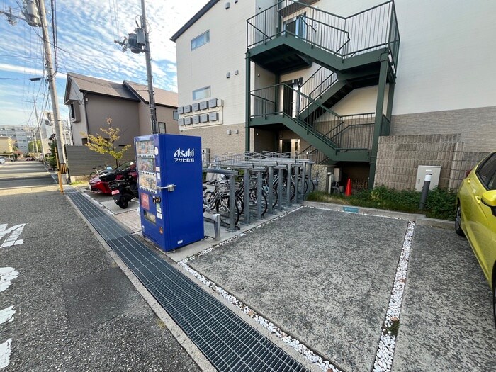 物件外観写真6　(駐車場)