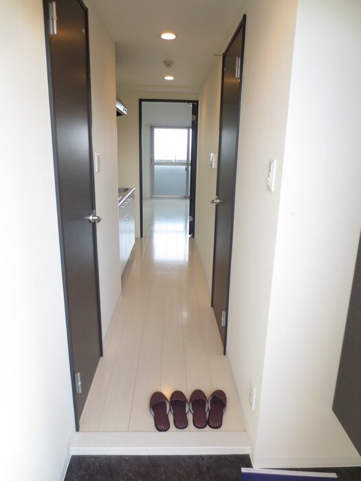 物件内観写真14　(廊下)