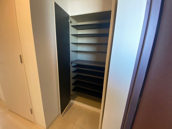 物件内観写真15　(靴箱)