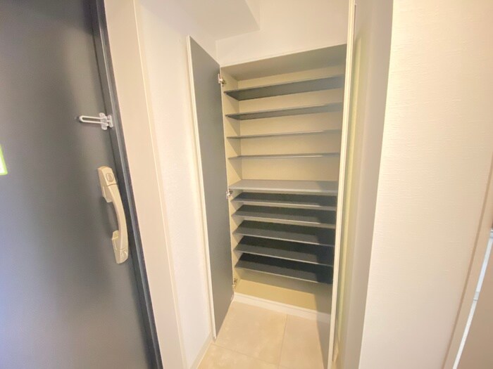 物件内観写真16　(靴箱)