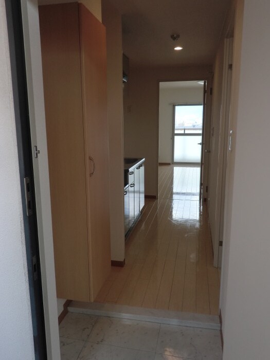 物件内観写真7　(玄関)