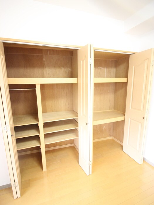 物件内観写真12　(収納)