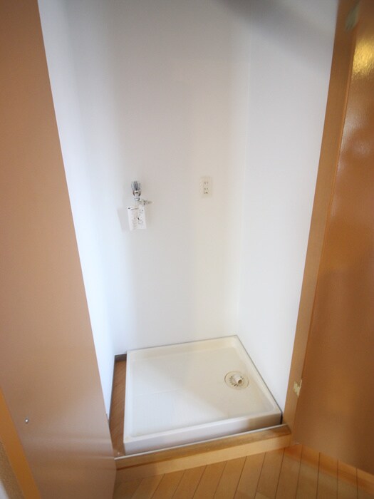 物件内観写真17　(洗濯機置場)