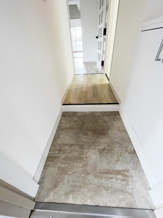 物件内観写真17　(玄関)