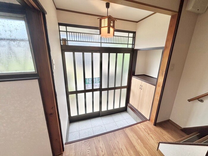 物件内観写真14　(玄関)