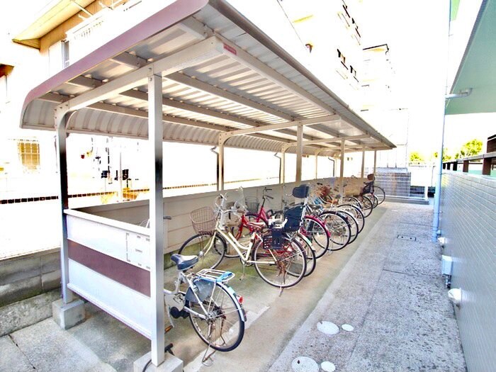 物件外観写真6　(駐輪場)