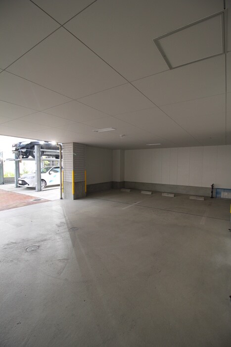 物件外観写真3　(駐車場)