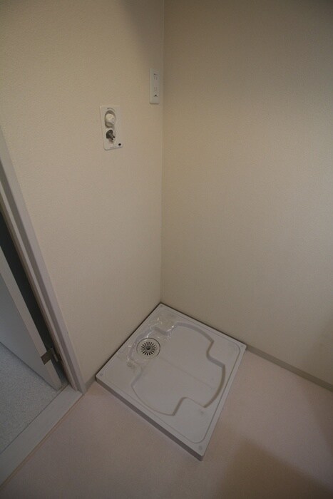 物件内観写真10　(洗濯機置場)