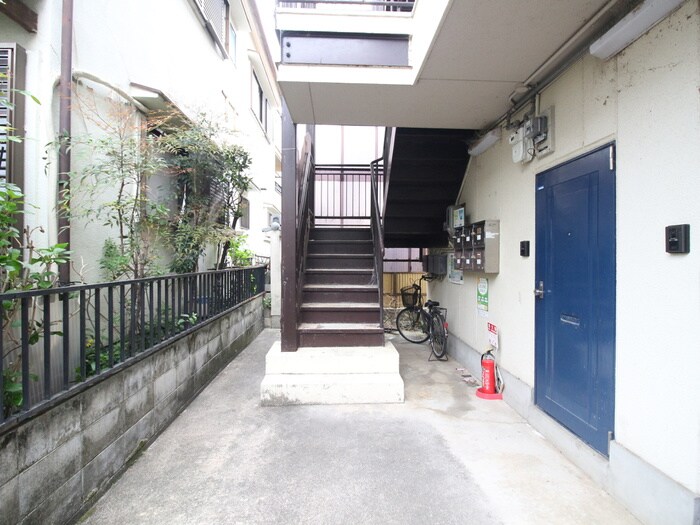 物件外観写真4　(エントランス部分)