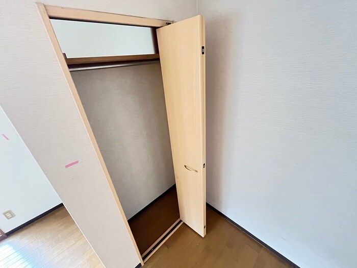物件内観写真12　(収納)