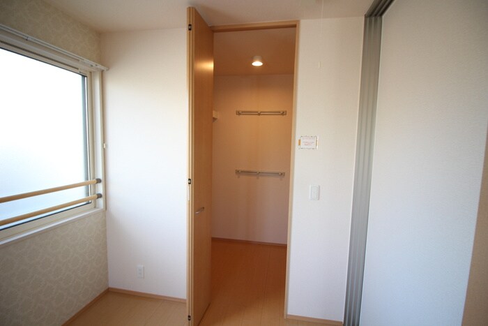 物件内観写真12　(収納)