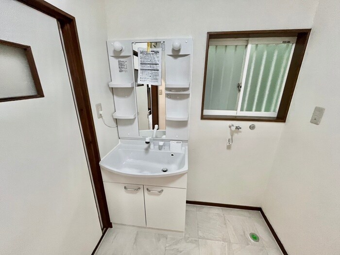 物件内観写真9　(洗面)